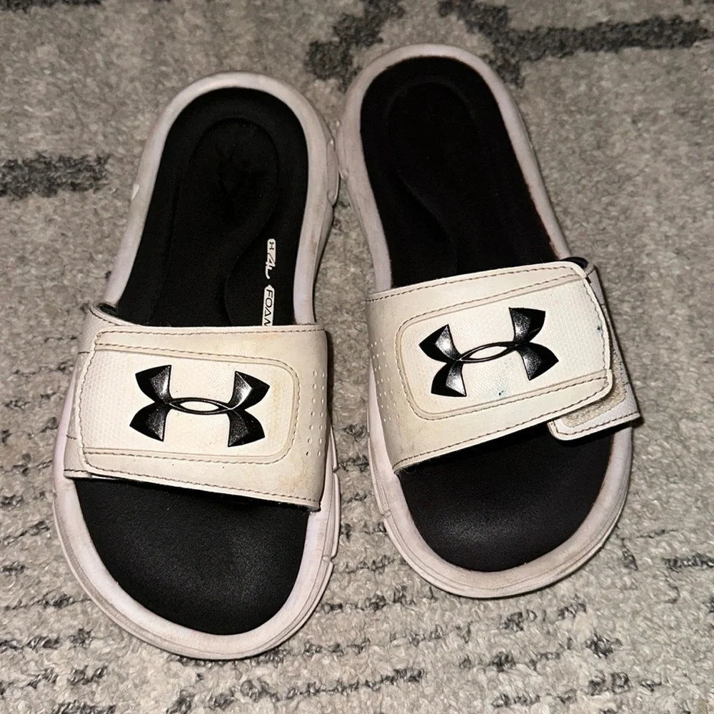 Under Armour Kids Slide Sandals size‎ 2Y